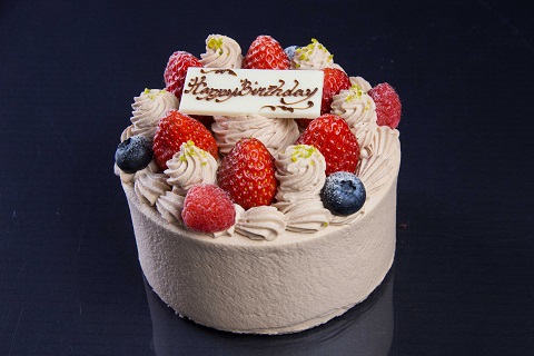 チョコ生クリームホールケーキ