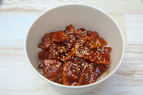 豚バラ炙り焼肉丼