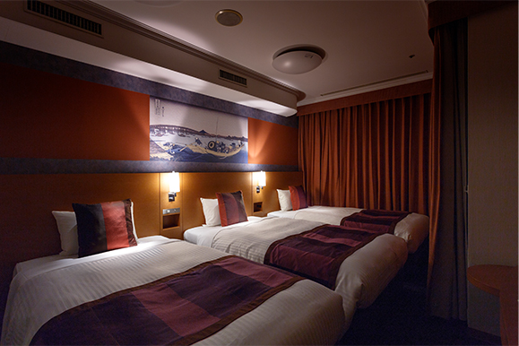 トリプル・フォースルーム